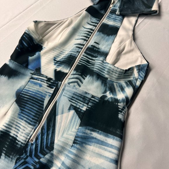 Etiquette - Picture 3 of 9